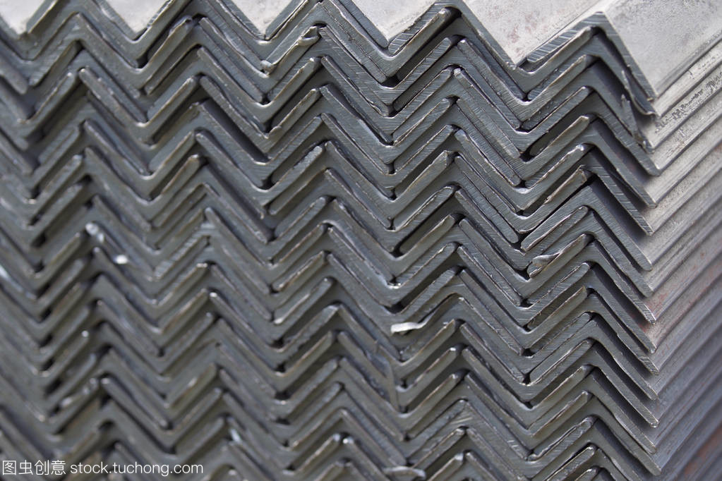 在金屬產品在倉庫包金屬齒形角