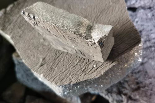 鵬大金屬材料 圖 低硅鐵粉生產廠家 低硅鐵粉